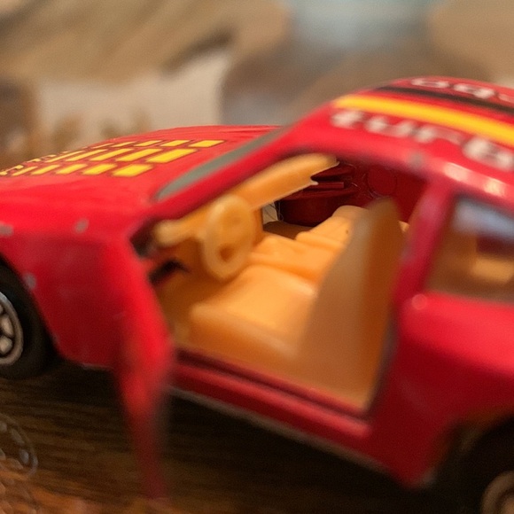 Yatming No. 1089 Red Porsche 944 Turbo 1986 Doors Open Car Metal collectible Toy - Picture 9 of 10